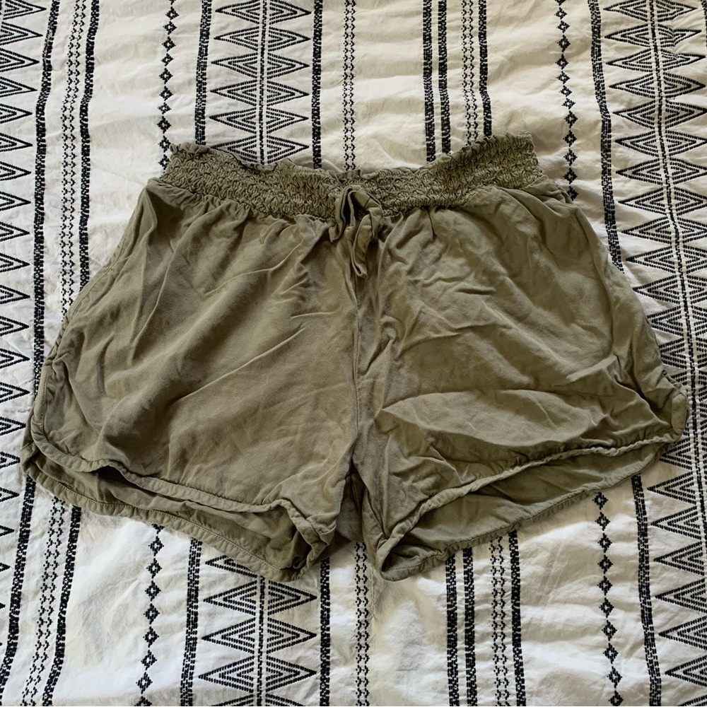 {3/$15} Versona | Olive Green Relaxed Fit Shorts Size Small